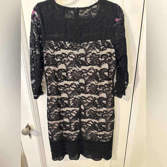 Cocktail dress lace overlay - Picture 3 of 10